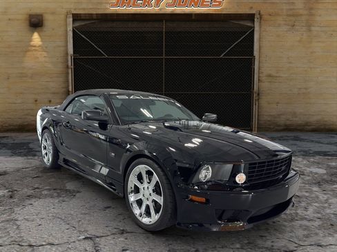 Used 2006 Ford Mustang GT RWD image 13