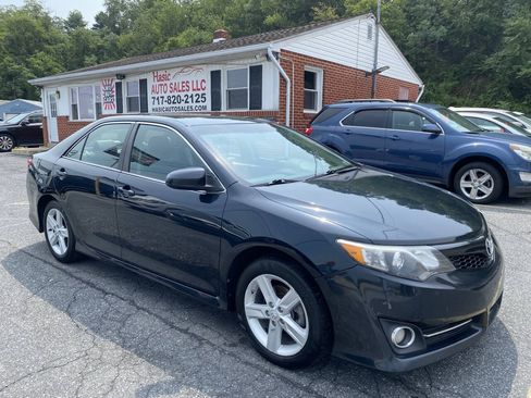 Used 2014 Toyota Camry SE FWD image 4