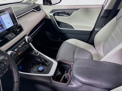 Used 2019 Toyota RAV4 Limited AWD/4WD image 24
