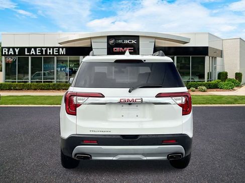 Certified 2023 GMC Acadia SLE w/ Driver Convenience Package image 4