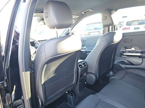 Certified 2025 Mercedes-Benz GLA 250 4MATIC image 10