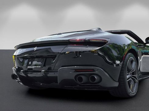 Certified 2024 Ferrari Roma Spider RWD image 18