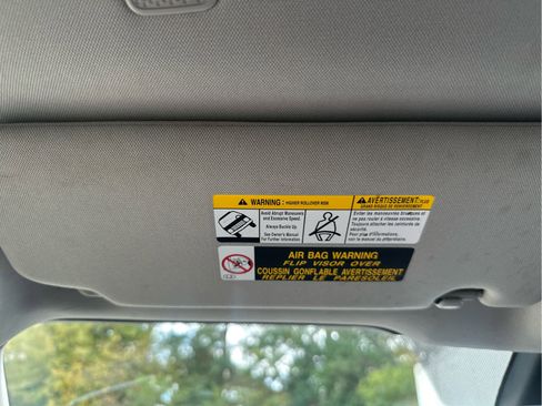 Used 2023 Toyota Highlander LE image 36