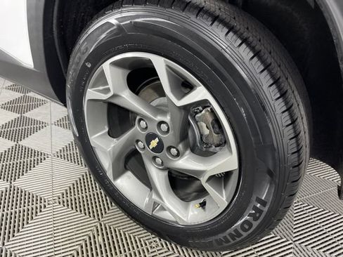 Used 2024 Chevrolet Trax LT w/ Driver Confidence Package FWD image 14