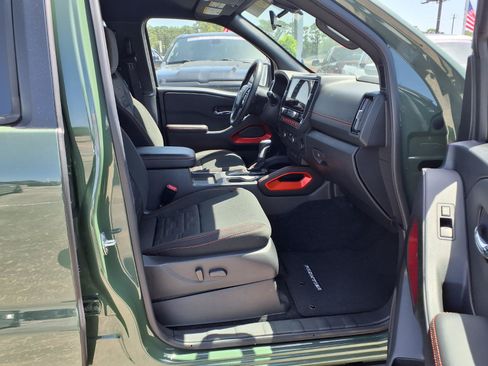 Used 2025 Nissan Frontier Pro-X RWD image 7