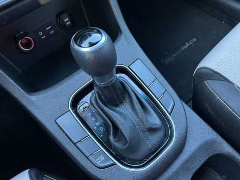 Used 2018 Hyundai Elantra GT image 25