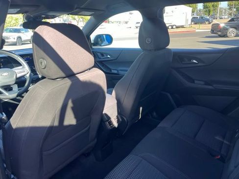 Used 2025 Chevrolet Equinox LT AWD/4WD image 19