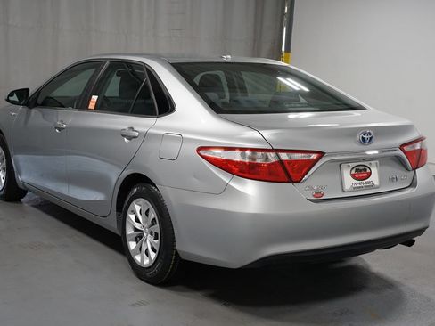 Used 2017 Toyota Camry LE FWD image 6