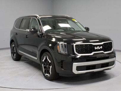 Used 2024 Kia Telluride EX w/ EX Captain's Chair Package
