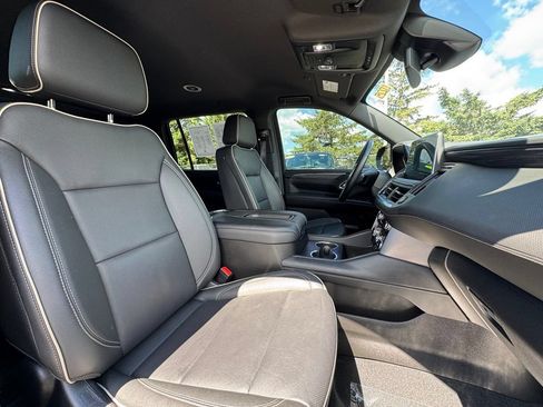 Used 2024 GMC Yukon XL SLT AWD/4WD image 36