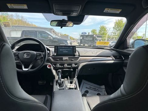 Used 2018 Honda Accord Sport image 5