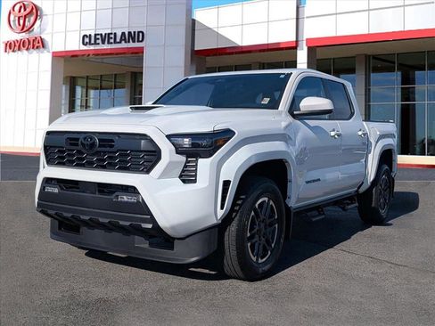 New 2026 Toyota Tacoma TRD Sport image 4