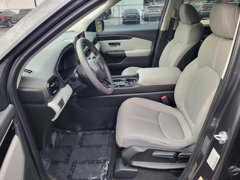 Certified 2023 Honda Pilot LX image 11