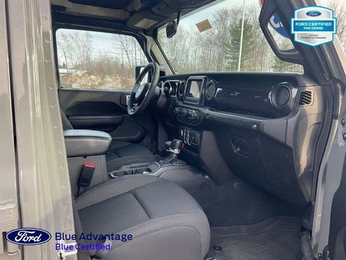 Used 2023 Jeep Wrangler Sport image 18