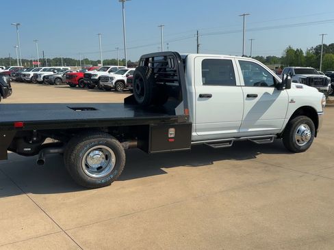 New 2024 RAM 3500 Tradesman w/ Chrome Appearance Group image 8