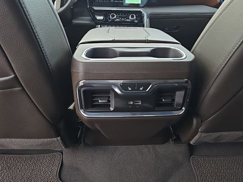 Used 2025 GMC Sierra 3500 Denali w/ Denali Reserve Package image 30