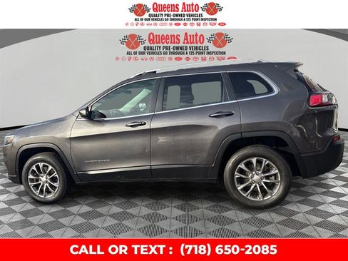Used 2019 Jeep Cherokee Latitude Plus w/ Cold Weather Group image 3