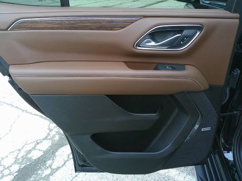 Used 2021 Chevrolet Tahoe High Country image 12