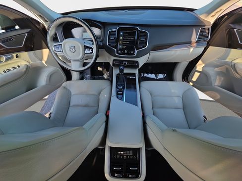 Used 2017 Volvo XC90 T6 Momentum w/ Vision Package AWD/4WD image 9