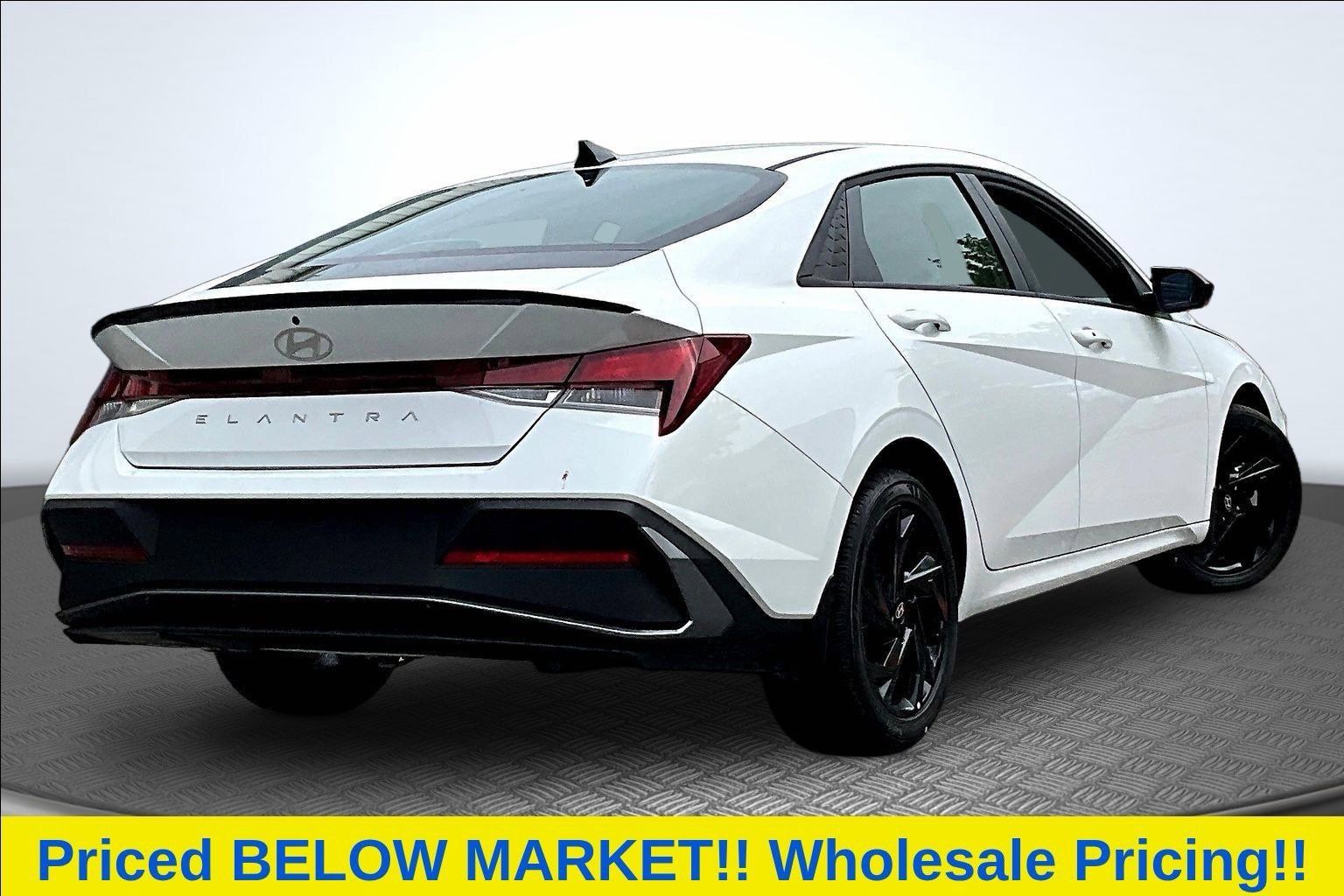 Used 2026 Hyundai Elantra SEL Sport Premium w/ Cargo Package FWD image 4