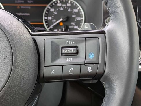 Used 2022 Nissan Pathfinder SV w/ SV Black Package FWD image 33