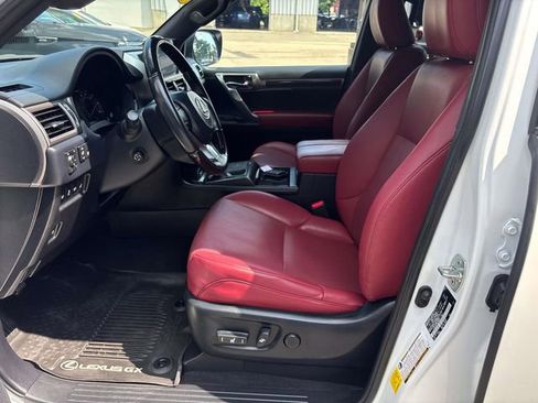 Used 2023 Lexus GX 460 Premium w/ Accessory Package image 7