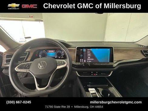 Used 2025 Volkswagen Atlas SE AWD/4WD image 18