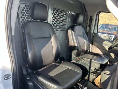 Used 2023 Ford E-Transit Low Roof RWD image 27