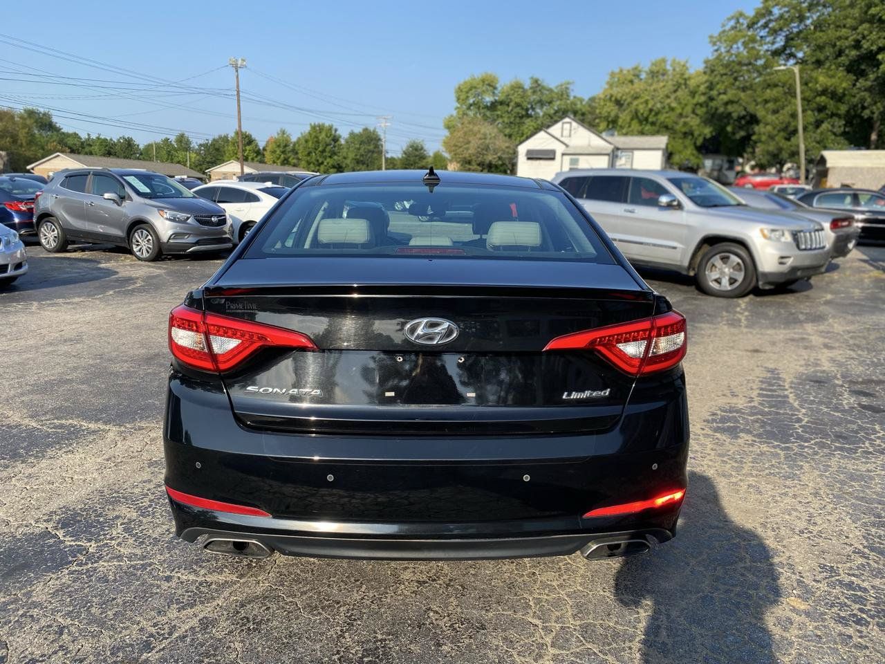Used 2015 Hyundai Sonata Limited w/ Option Group 06 FWD image 6