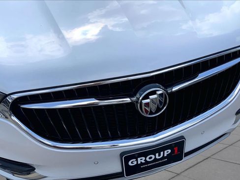 Used 2018 Buick Enclave Premium w/ Experience Buick Package FWD image 29