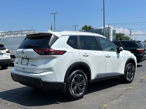 Certified 2024 Nissan Rogue SV w/ SV Premium Package AWD/4WD image 2