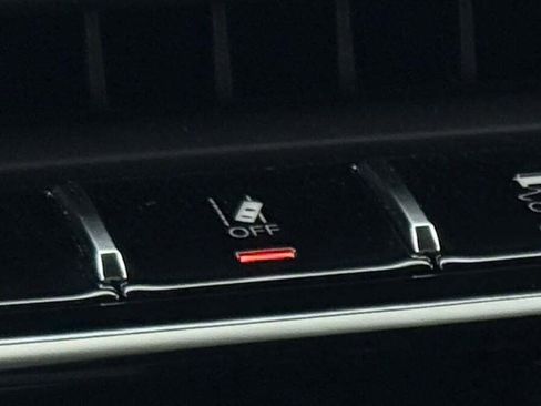 New 2025 Jeep Grand Cherokee Altitude image 36