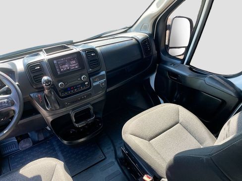 Used 2023 RAM ProMaster 2500 w/ Driver Convenience Group FWD image 21