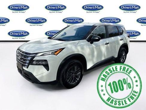 Used 2024 Nissan Rogue S FWD image 3