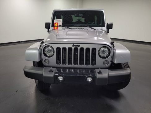 Used 2018 Jeep Wrangler Unlimited Altitude image 2