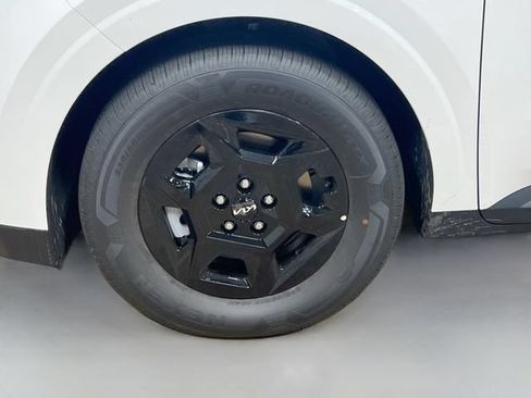 New 2027 Kia Carnival LX FWD image 32