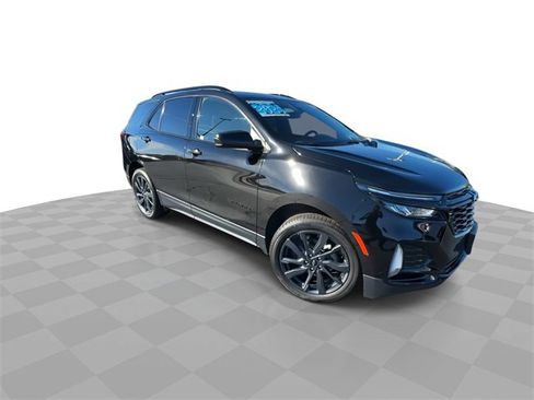 Certified 2024 Chevrolet Equinox RS image 2