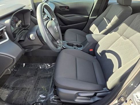 Used 2025 Toyota Corolla LE image 9