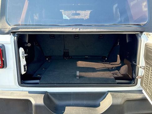 Used 2022 Jeep Wrangler Unlimited Willys image 30