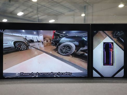 Used 2025 Lincoln Navigator Reserve image 14