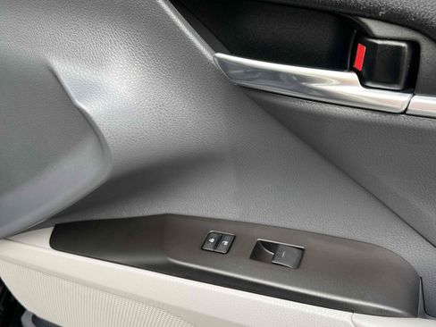 Used 2021 Toyota Camry LE image 66