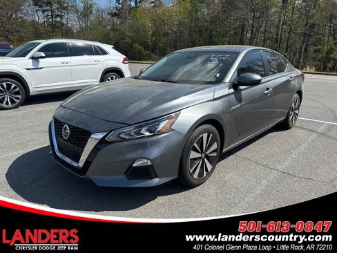 Used 2022 Nissan Altima 2.5 SV image 1