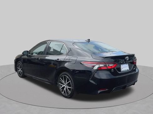 Used 2023 Toyota Camry SE FWD image 6