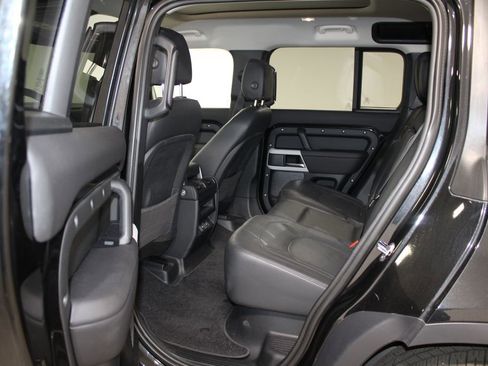 Used 2024 Land Rover Defender 110 S image 35