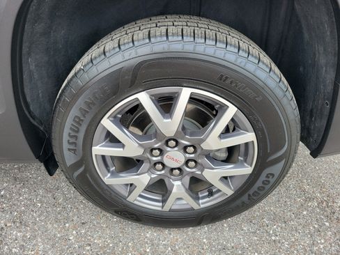 Certified 2023 GMC Acadia SLT FWD image 33