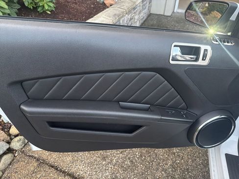 Used 2014 Ford Mustang Premium image 7