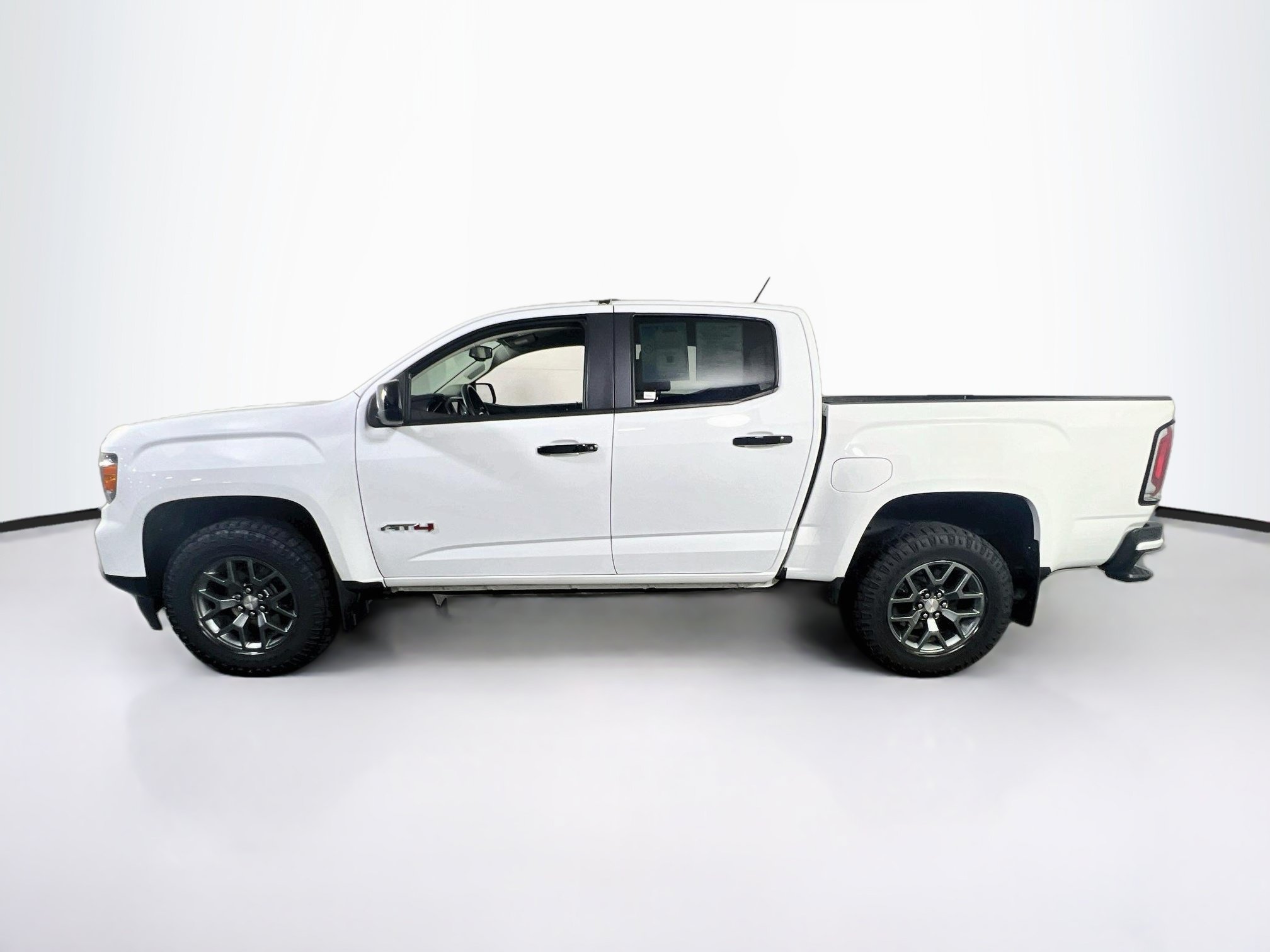 Used 2022 GMC Canyon AT4 w/ Trailering Package AWD/4WD image 8