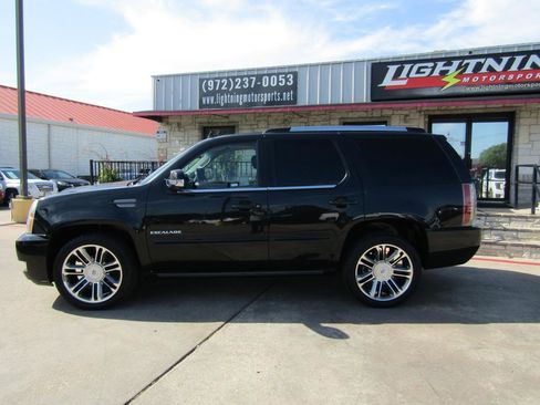 Used 2013 Cadillac Escalade Premium AWD/4WD image 2