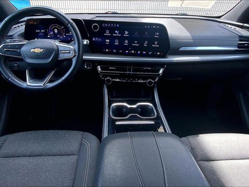 Used 2024 Chevrolet Traverse LT image 15