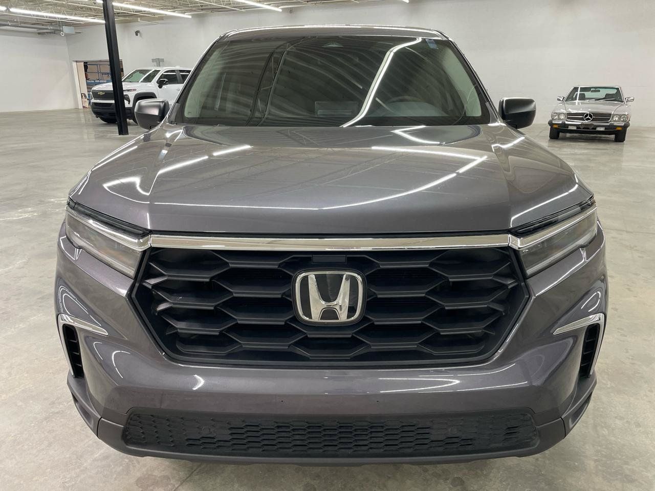 Used 2023 Honda Pilot LX image 3